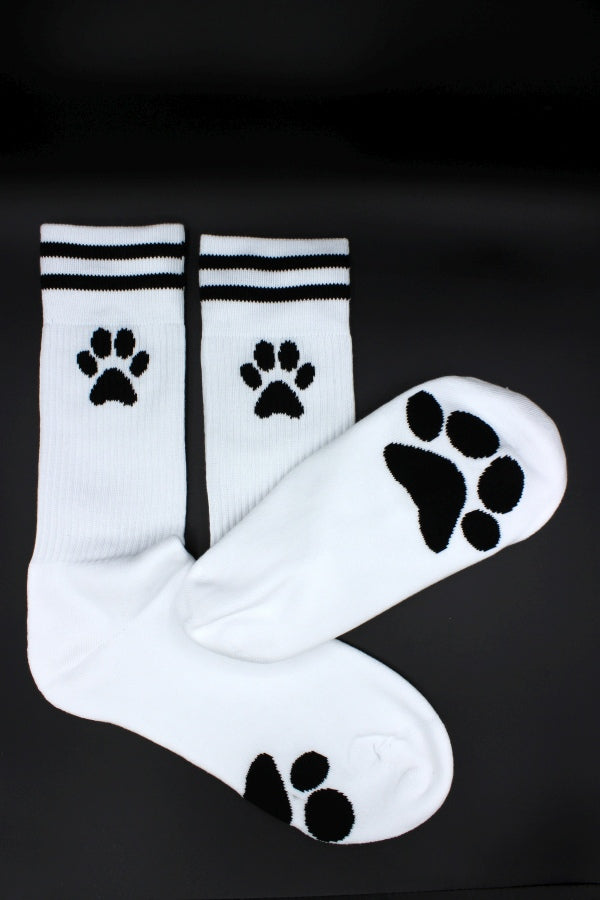 sk8erboy puppy socks socken mit pfote auf der sohle in weiss fuer alle doggys und puppys und verstecktem sk8erboy logo auf der innenseite im bund detailaufnahme