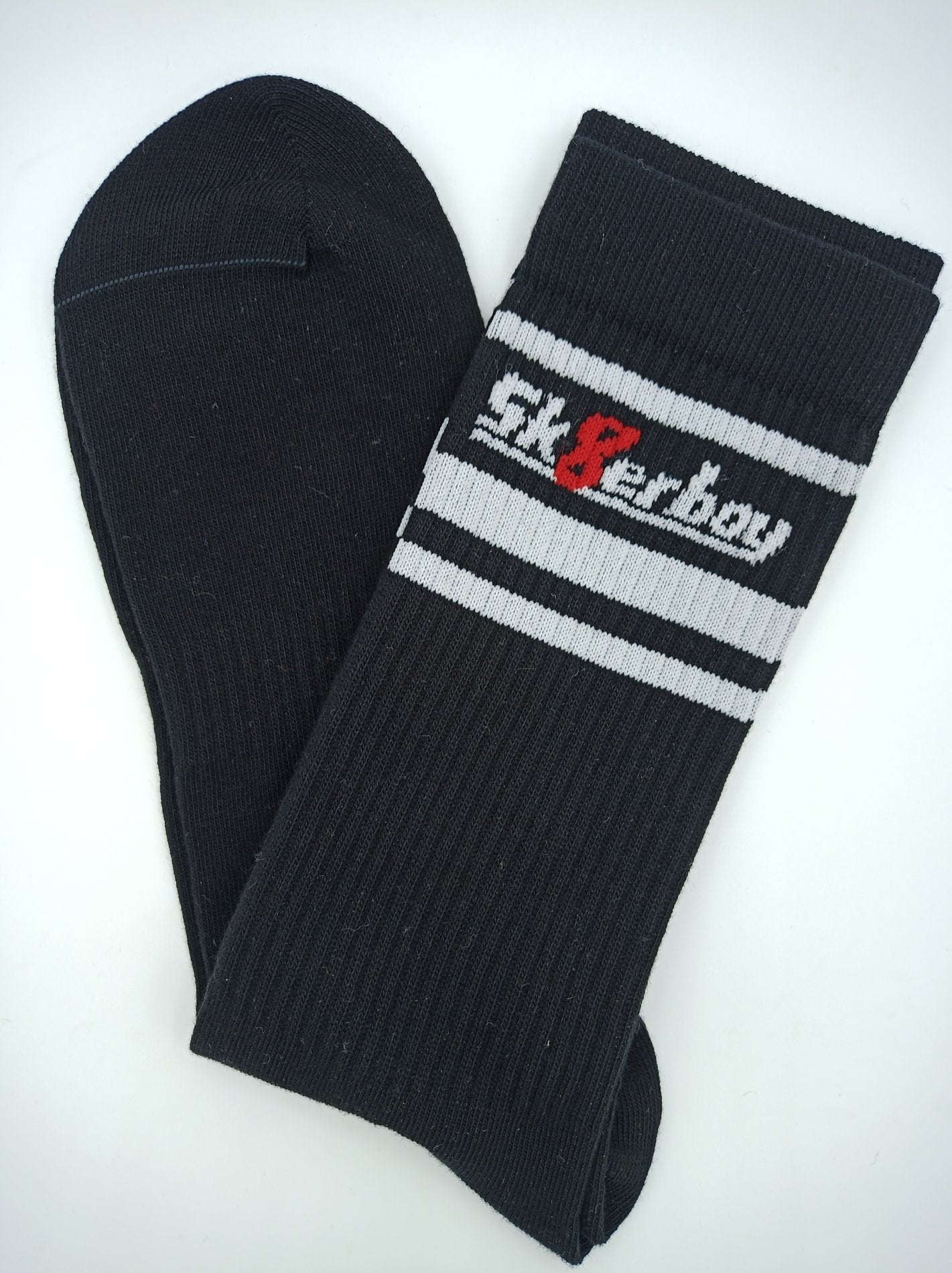 sk8erboy victory socken extra dünn in bekannter qualität jedoch besonders leicht und ideal für den sommer in schwarz nahaufnahme von der seite